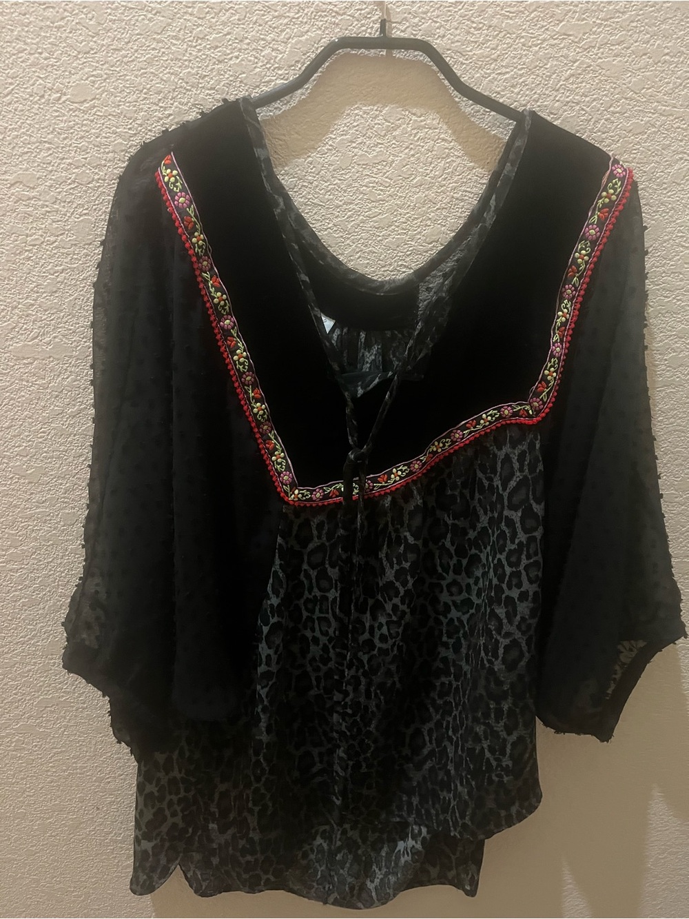 Ivy Jane Boho Cheetah Top - size XL